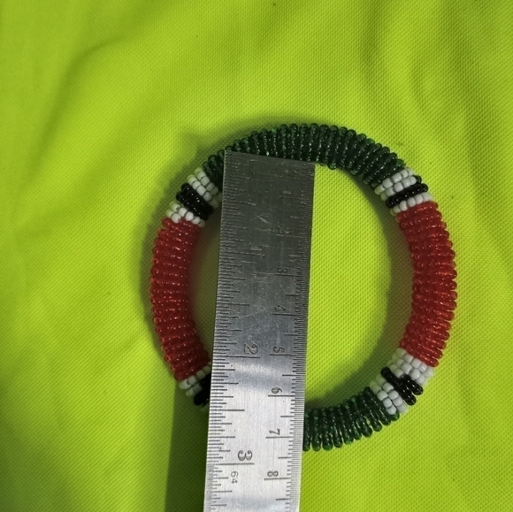 Green red white black Zulu love Bracelet tribal Bangle seed beads 📿 - Picture 2 of 2